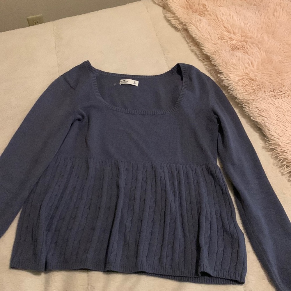 Hollister long sleeve sweater in size large.
